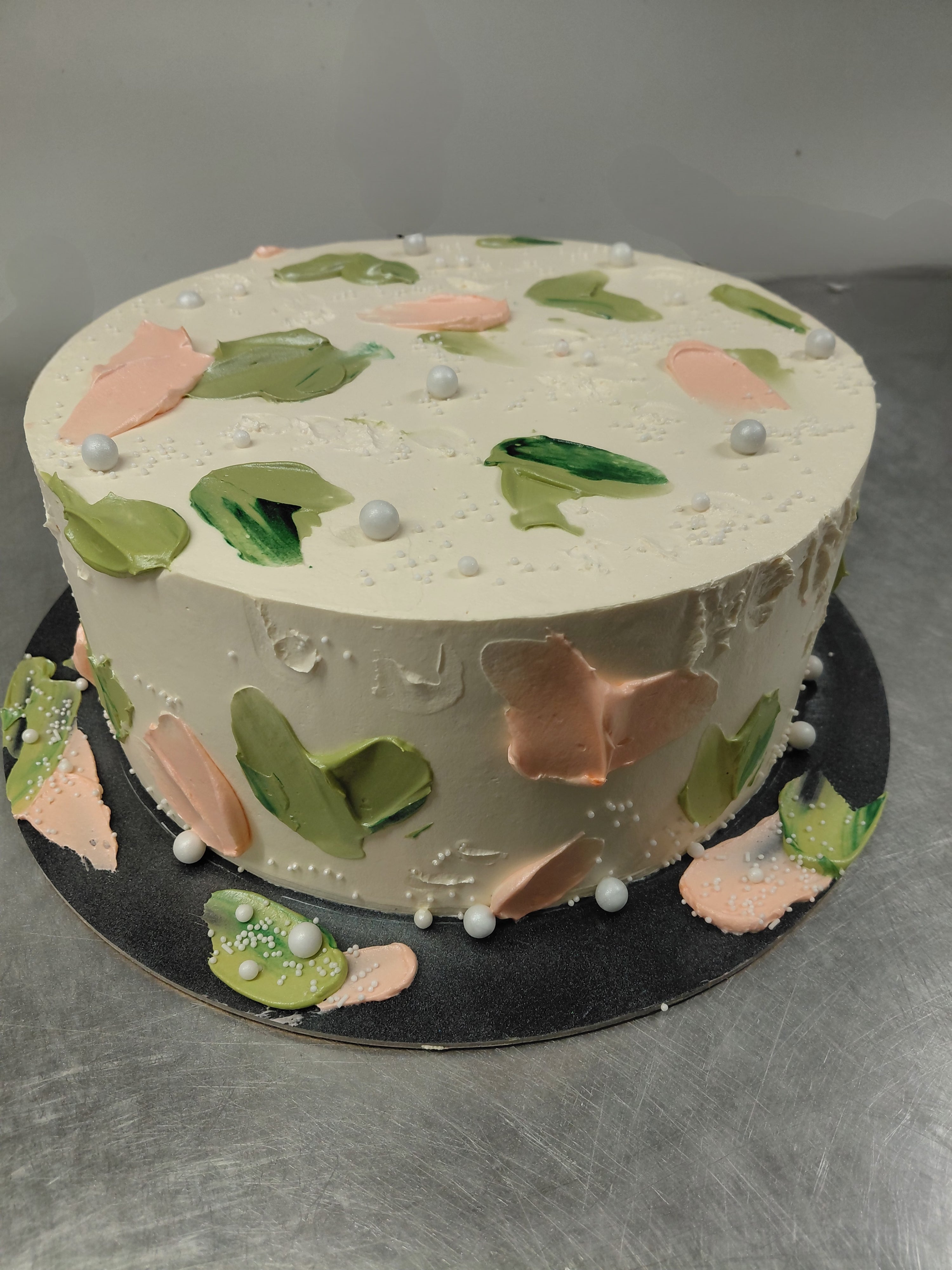 Pastel Palette – Moderne Geburtstagstorte mit handgefertigten Pinselstrichen